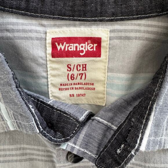 Casual Short-Sleeve Button-Down Tops: Plaid and Stripes, Includes 3 Tops - Picture 7 of 10